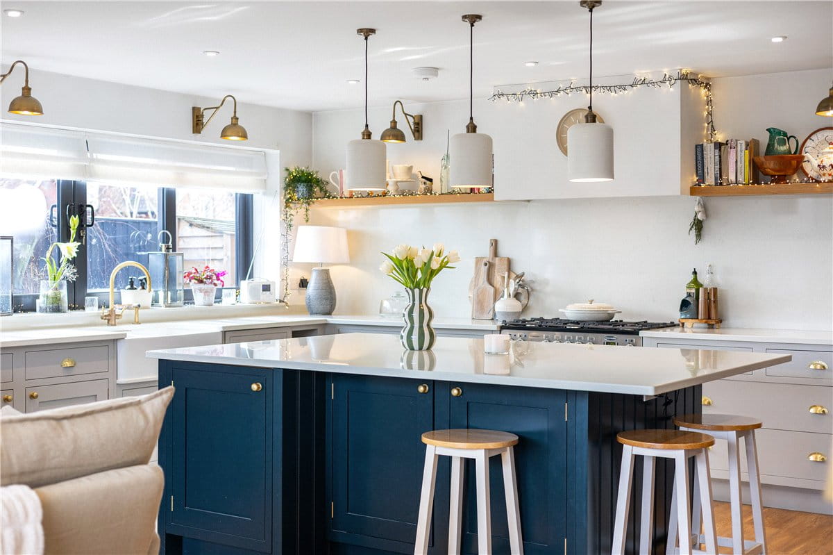 4 bedroom house, Blowhorn Street, Marlborough SN8 - Available