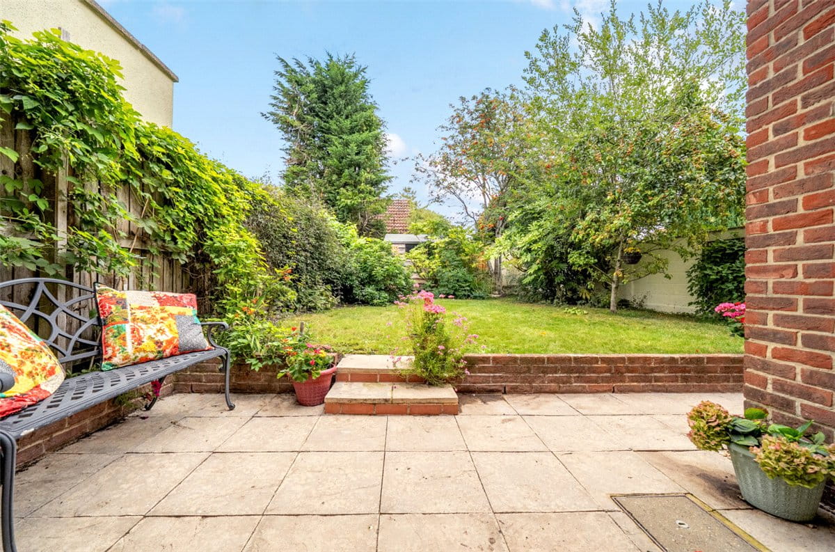 3 bedroom house, Yatesbury, Calne SN11 - Available