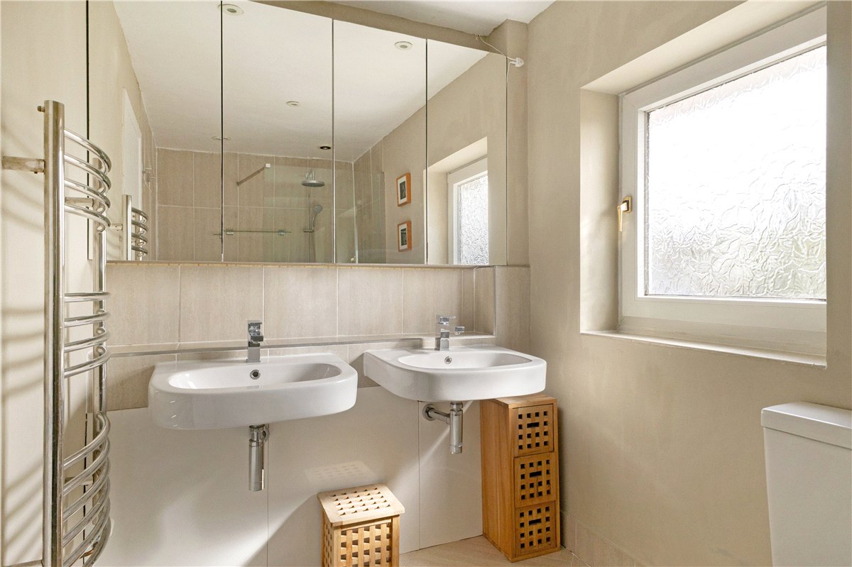 4 bedroom house, Ogbourne St. George, Marlborough SN8 - Available