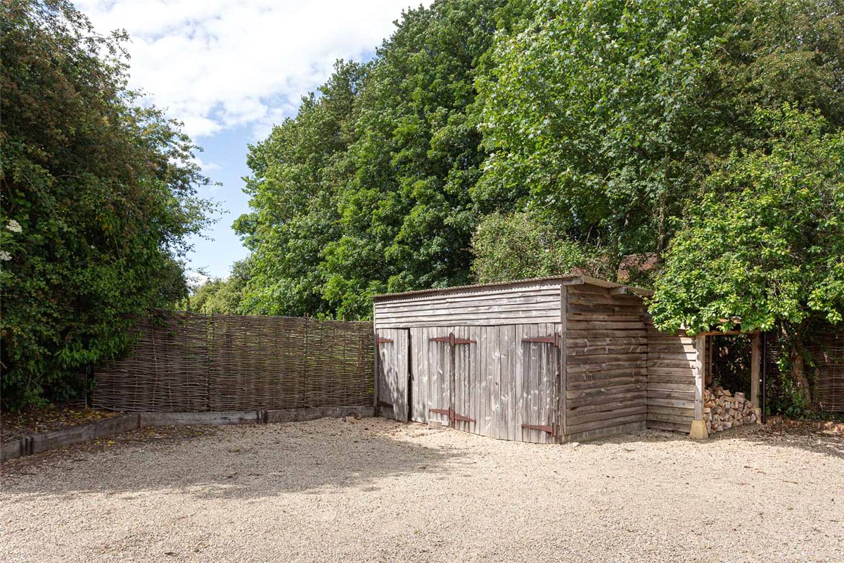 8 bedroom house, Oxenwood, Marlborough SN8 - Available