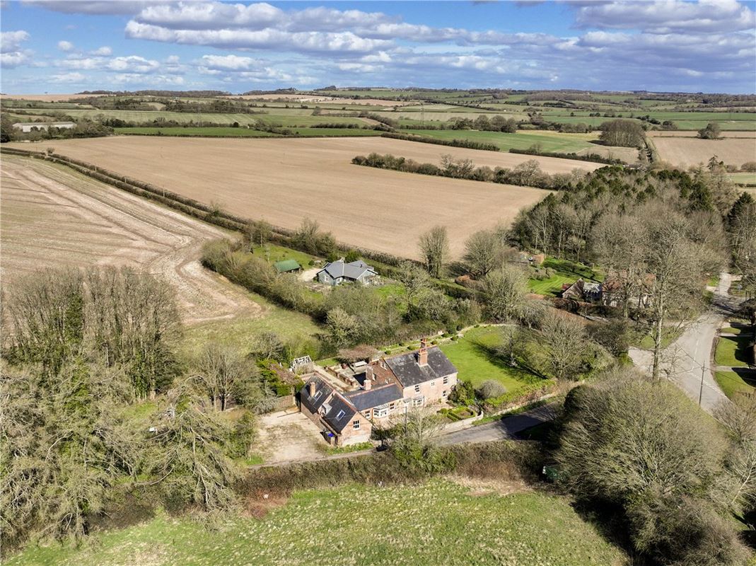 8 bedroom house, Oxenwood, Marlborough SN8 - Available