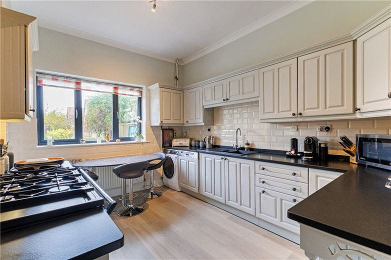 4 bedroom house, Russley Park, Baydon SN8 - Available