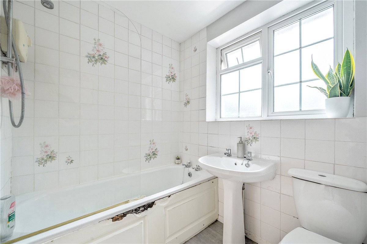 3 bedroom house, Southfield, West Overton SN8 - Available