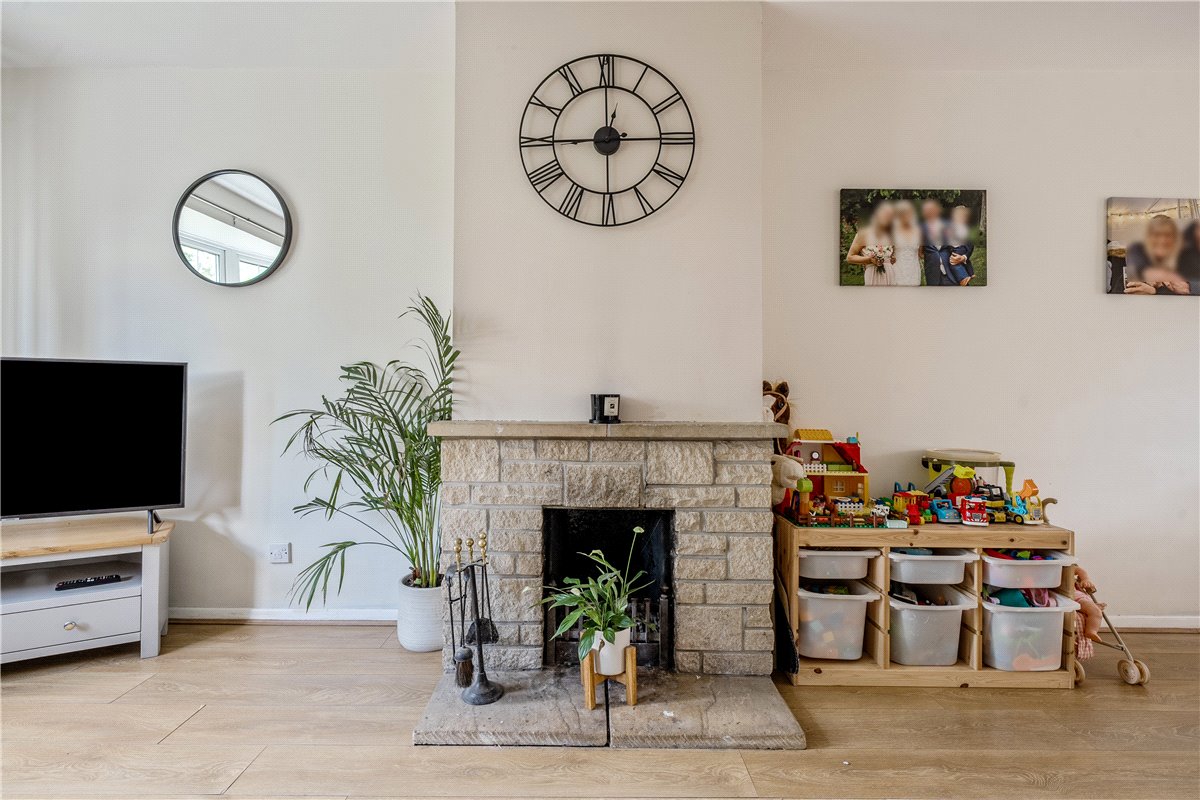 3 bedroom house, Southfield, West Overton SN8 - Available