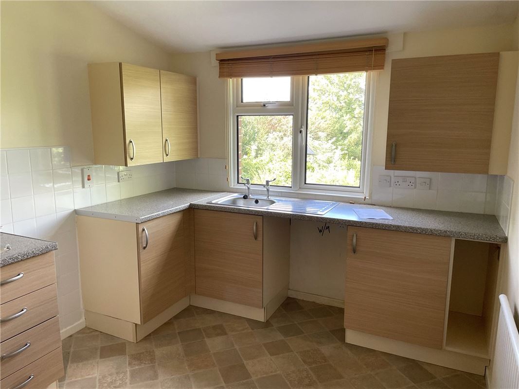 2 bedroom bungalow, Manton Close, Manton SN8 - Available
