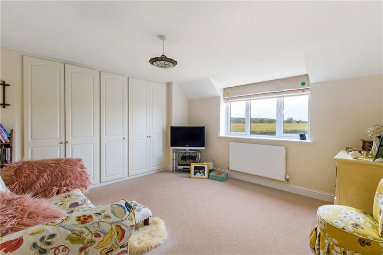 6 bedroom house, The Barton, Clyffe Pypard SN4 - Available