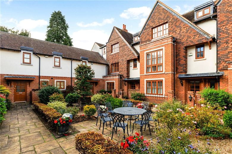 4 bedroom house, Cromwell Court, Marlborough SN8 - Available