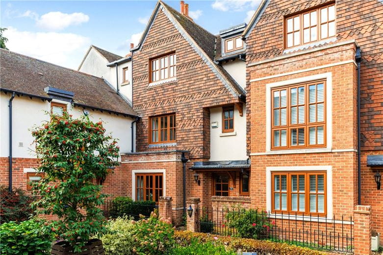 4 bedroom house, Cromwell Court, Marlborough SN8 - Available