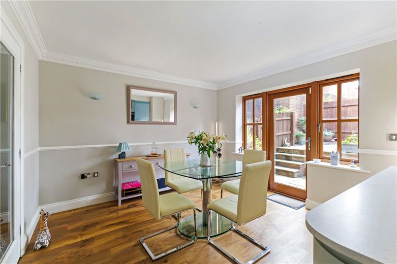 4 bedroom house, Cromwell Court, Marlborough SN8 - Available