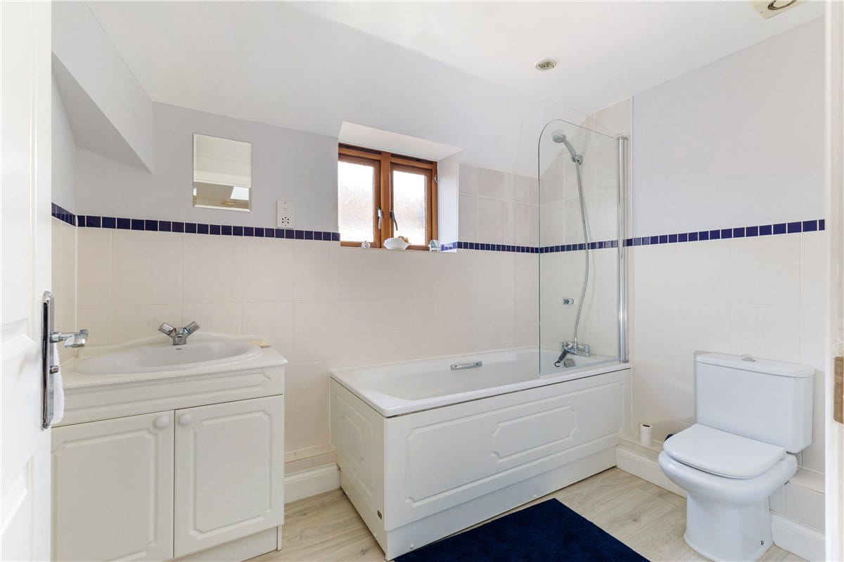 4 bedroom house, Cromwell Court, Marlborough SN8 - Available