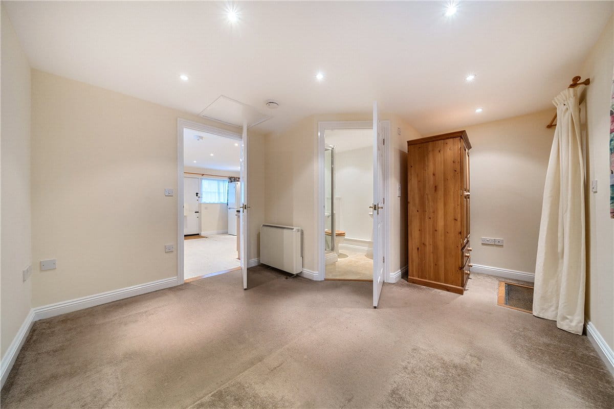 1 bedroom house, George Lane, Marlborough SN8 - Available