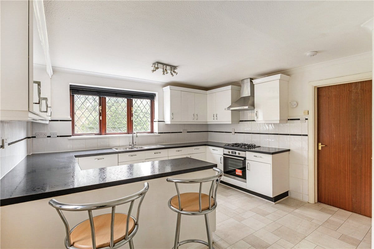 4 bedroom house, Manor Park, South Marston SN3 - Available