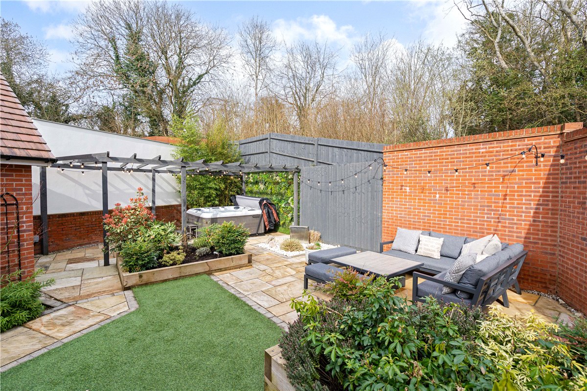 3 bedroom house, Garside Way, Marlborough SN8 - Available