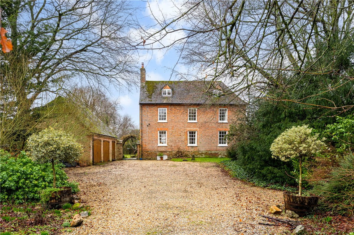 6 bedroom house, Farm Lane, Aldbourne SN8 - Available