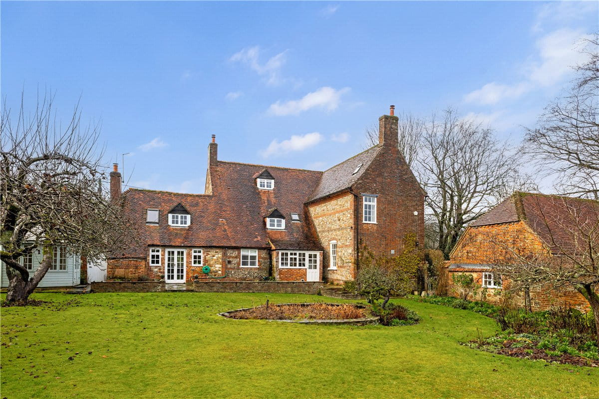 6 bedroom house, Farm Lane, Aldbourne SN8 - Available