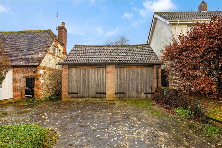 6 bedroom house, Farm Lane, Aldbourne SN8 - Available