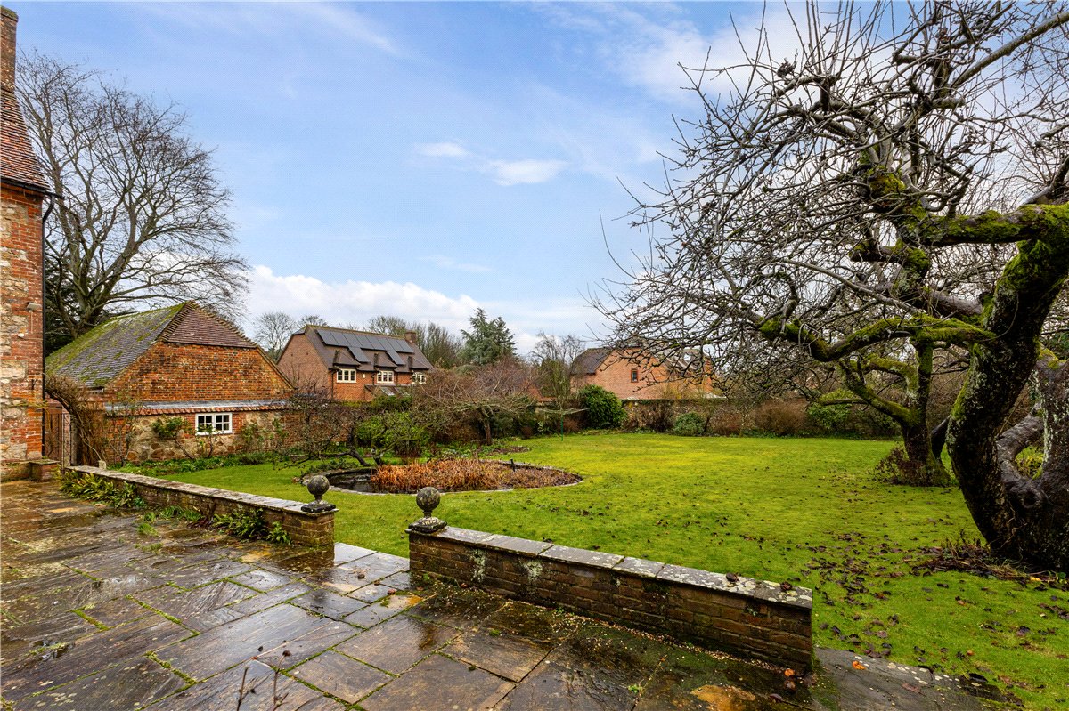 6 bedroom house, Farm Lane, Aldbourne SN8 - Available