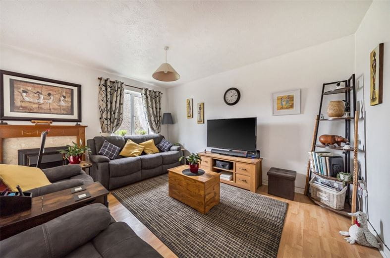 3 bedroom house, Squires Hill Close, Woodshaw SN4 - Available