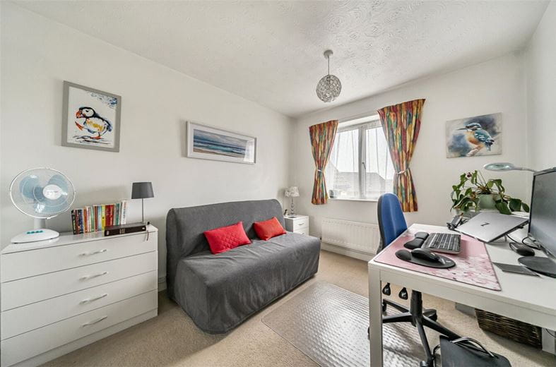 3 bedroom house, Squires Hill Close, Woodshaw SN4 - Available