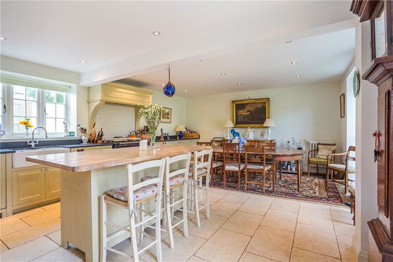 4 bedroom house, Castle Street, Calne SN11 - Available