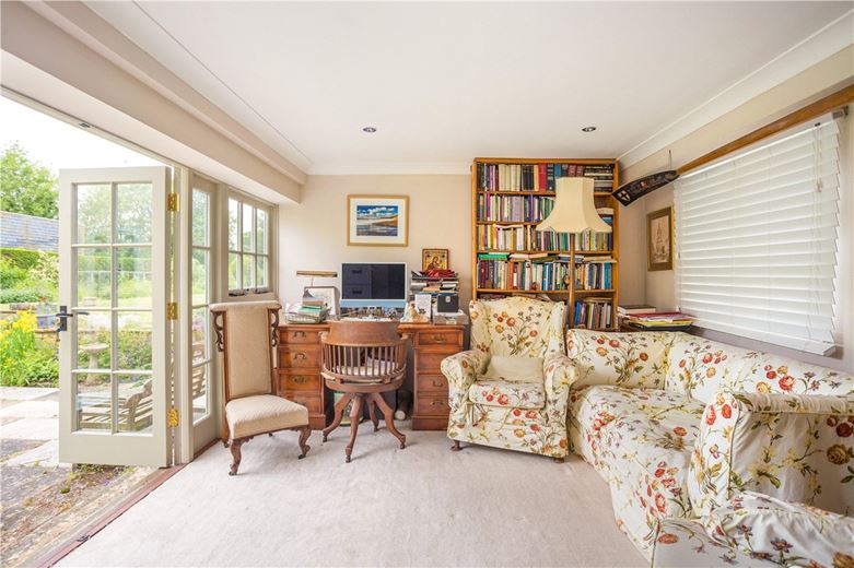 4 bedroom house, Castle Street, Calne SN11 - Available