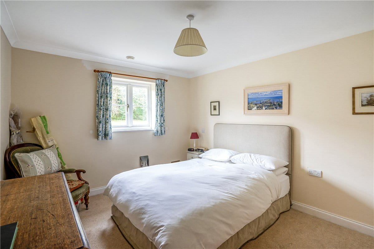 2 bedroom house, Wye House Gardens, Barn Street SN8 - Available