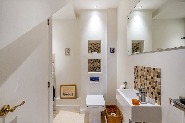 2 bedroom house, Wye House Gardens, Barn Street SN8 - Available