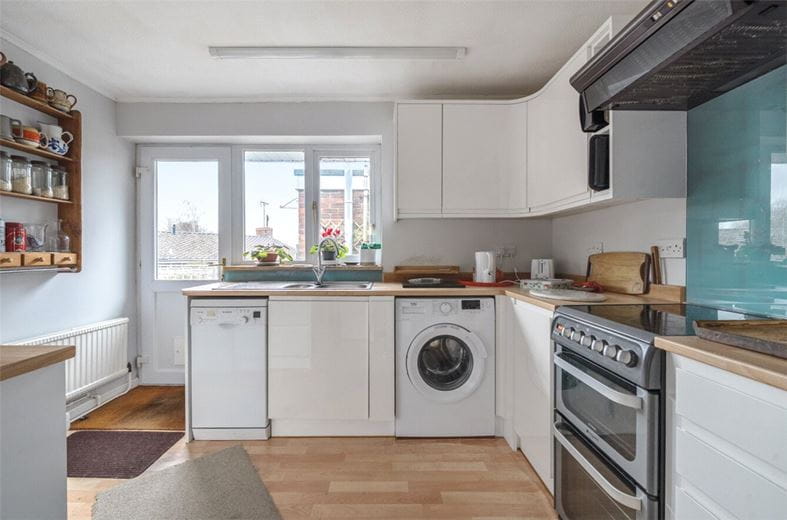 3 bedroom bungalow, Vicarage Close, Marlborough SN8 - Available