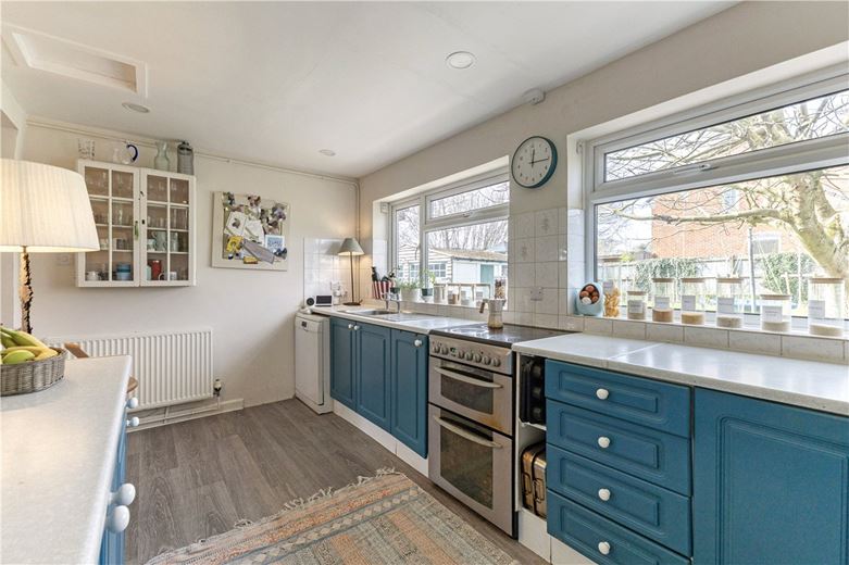 3 bedroom house, Church Street, Great Bedwyn SN8 - Available