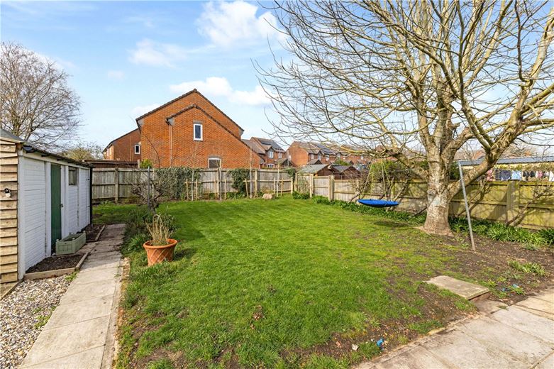 3 bedroom house, Church Street, Great Bedwyn SN8 - Available