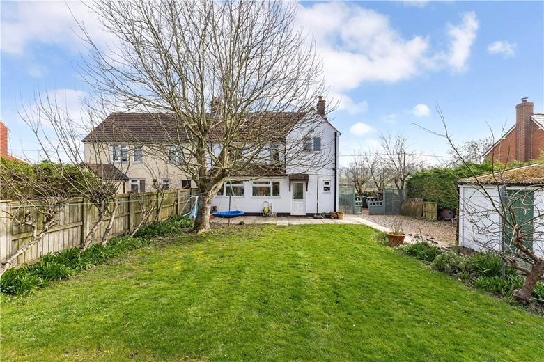 3 bedroom house, Church Street, Great Bedwyn SN8 - Available