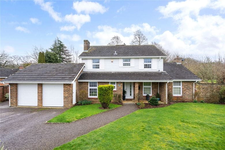 4 bedroom house, Brettingham Gate, Swindon SN3 - Available