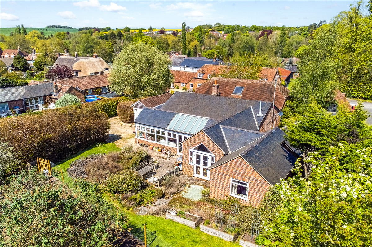 5 bedroom house, High Street, Manton SN8 - Available