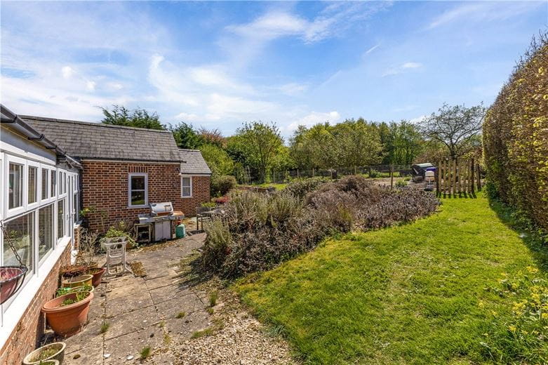 5 bedroom house, High Street, Manton SN8 - Available