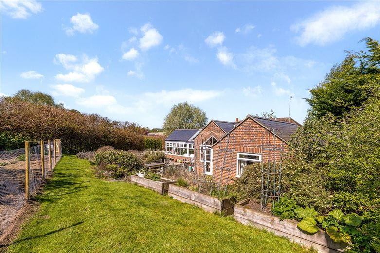 5 bedroom house, High Street, Manton SN8 - Available