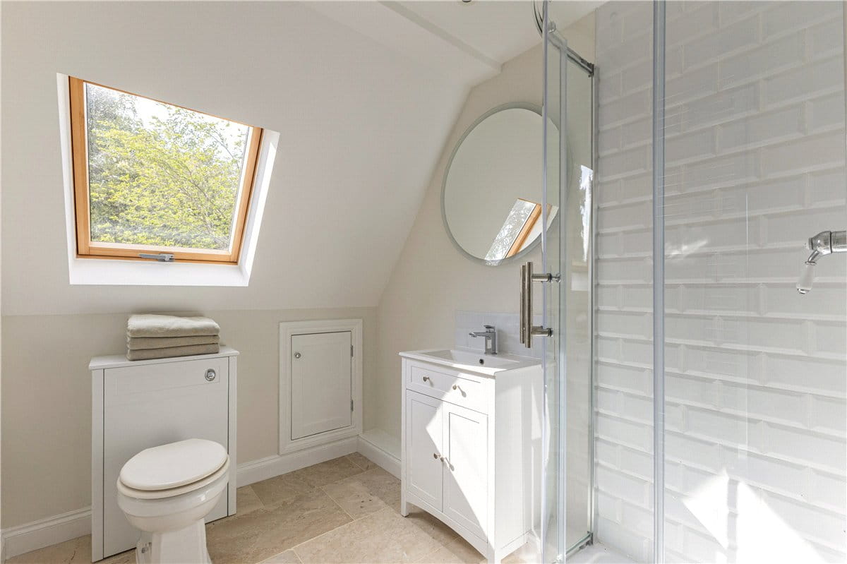 5 bedroom house, The Fairway, Devizes SN10 - Available