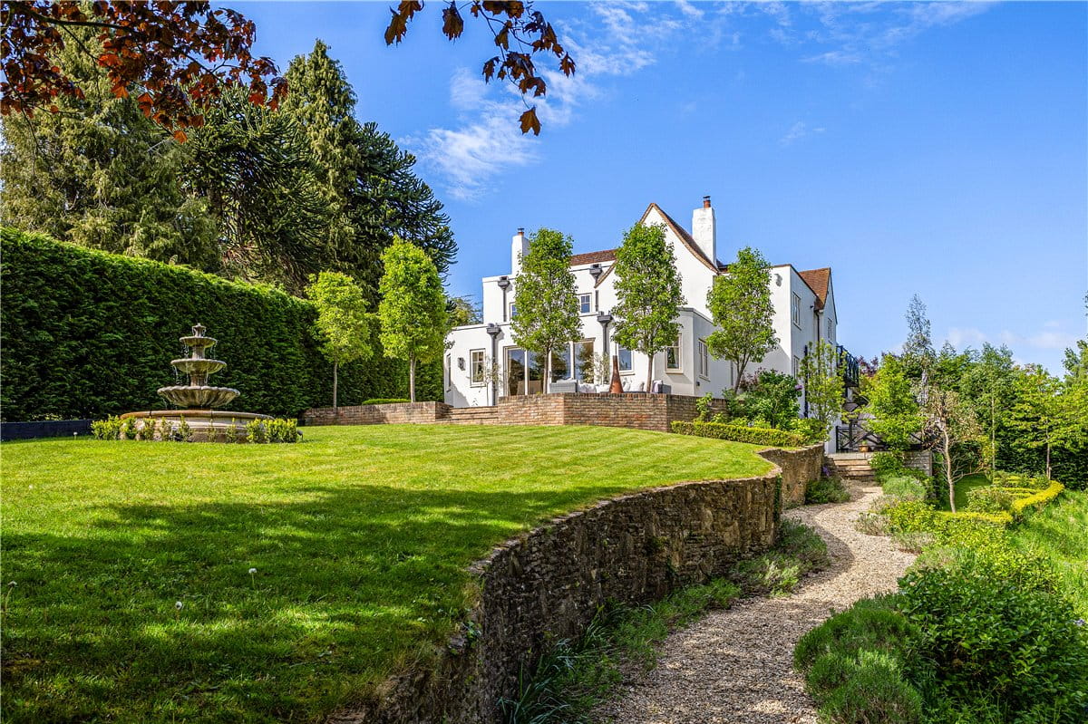 5 bedroom house, The Fairway, Devizes SN10 - Available