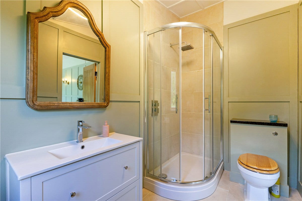 5 bedroom house, The Fairway, Devizes SN10 - Available