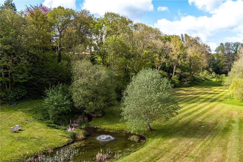 5 bedroom house, The Fairway, Devizes SN10 - Available