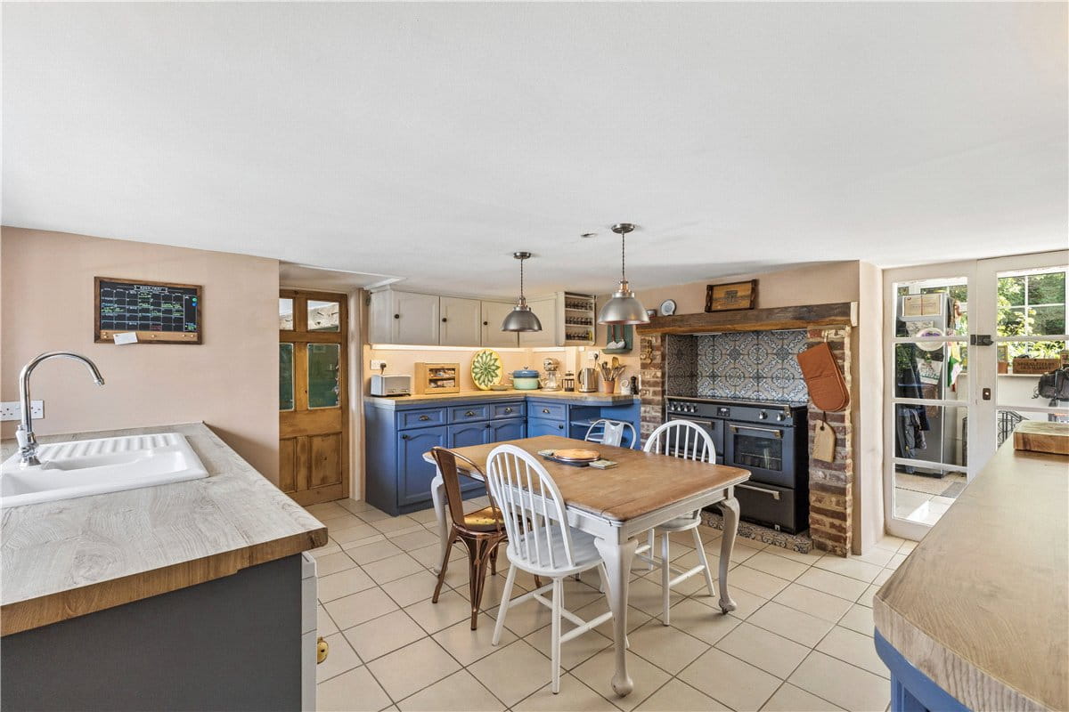 3 bedroom house, Kings Hill, Netheravon SP4 - Available