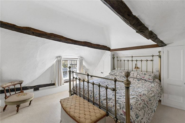 3 bedroom cottage, High Street, Burbage SN8 - Available