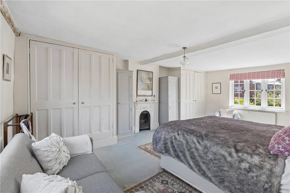 6 bedroom house, The Street, All Cannings SN10 - Available
