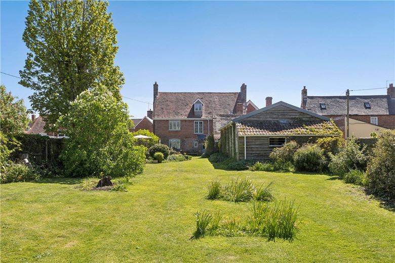 6 bedroom house, The Street, All Cannings SN10 - Available