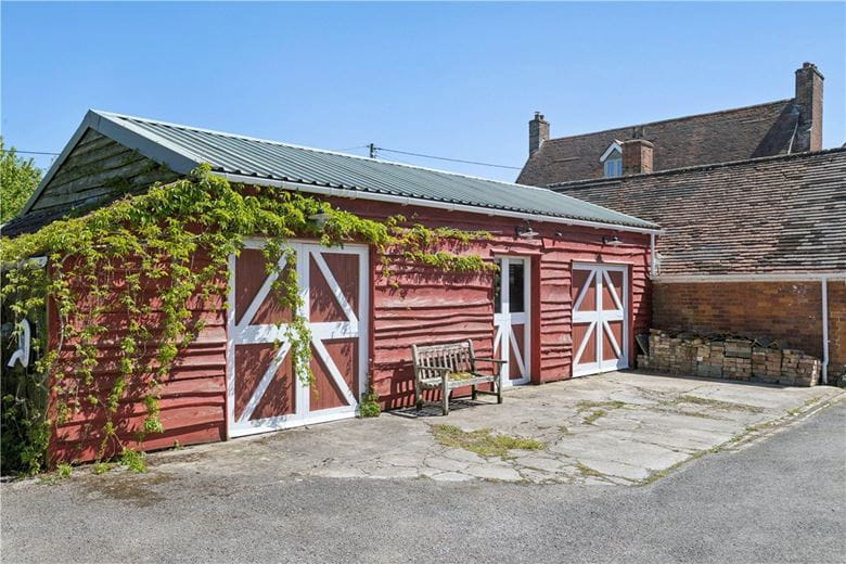 6 bedroom house, The Street, All Cannings SN10 - Available