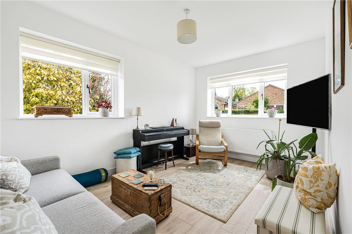 3 bedroom bungalow, Middle Lane, Cherhill SN11 - Available