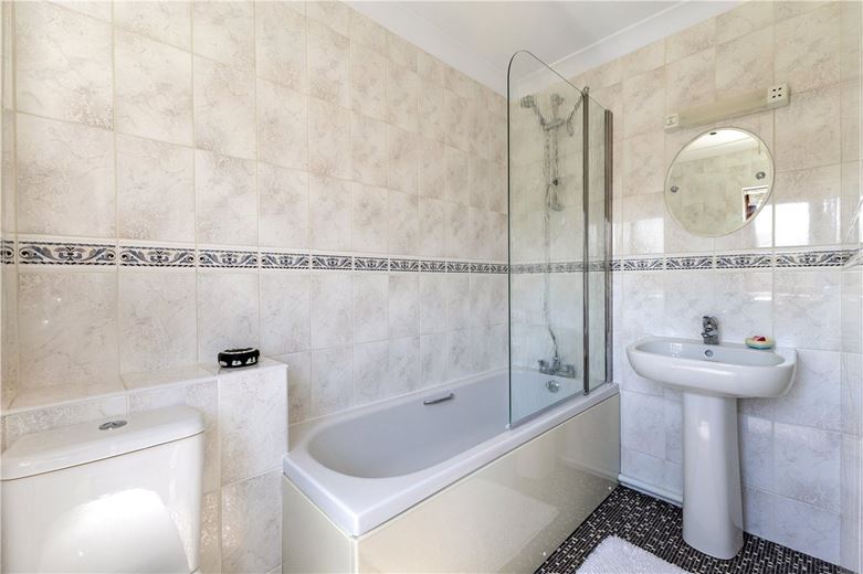 5 bedroom house, Grafton Place, East Grafton SN8 - Available