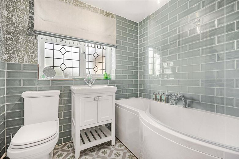 5 bedroom house, Forge Close, Milton Lilbourne SN9 - Available