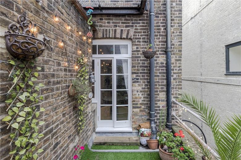 2 bedroom maisonette, Lancashire Court, London W1S - Available