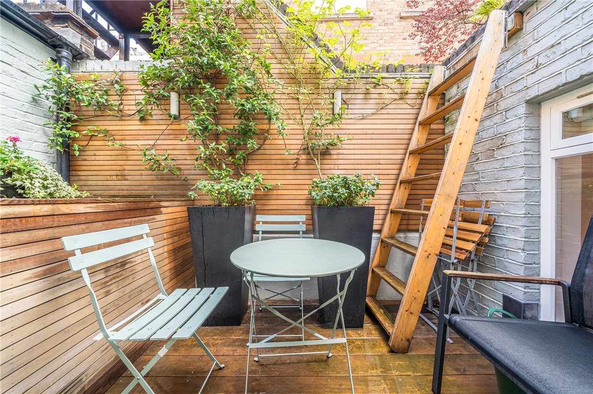 3 bedroom house, Bourdon Street, Mayfair W1K - Available