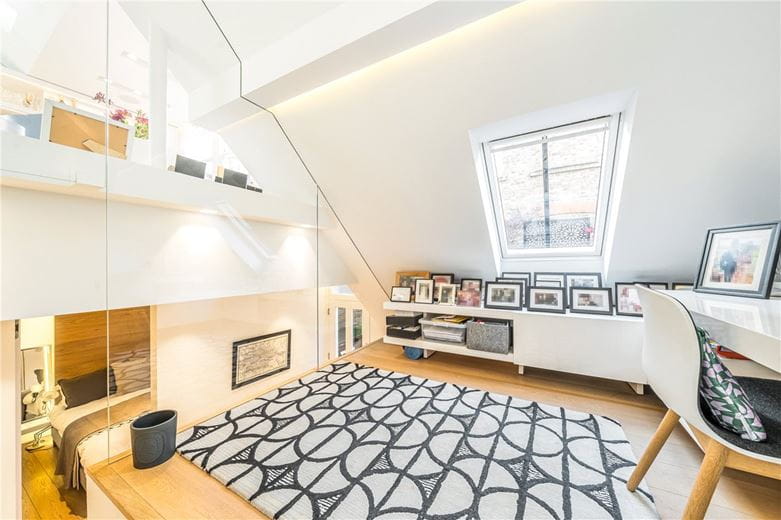 3 bedroom house, Bourdon Street, Mayfair W1K - Available